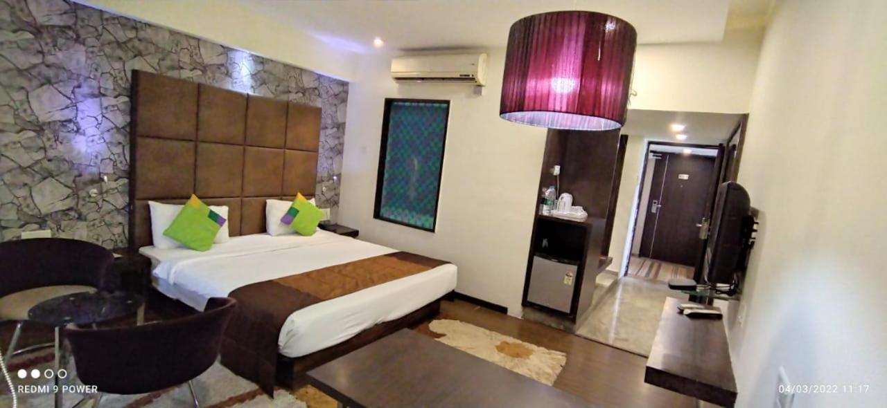 Hotel Lxia Hinjewadi - Indian Nationals Only Pimpri-Chinchwad Luaran gambar