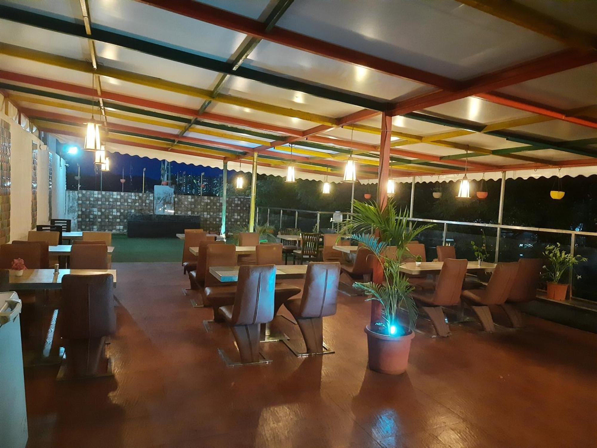 Hotel Lxia Hinjewadi - Indian Nationals Only Pimpri-Chinchwad Luaran gambar