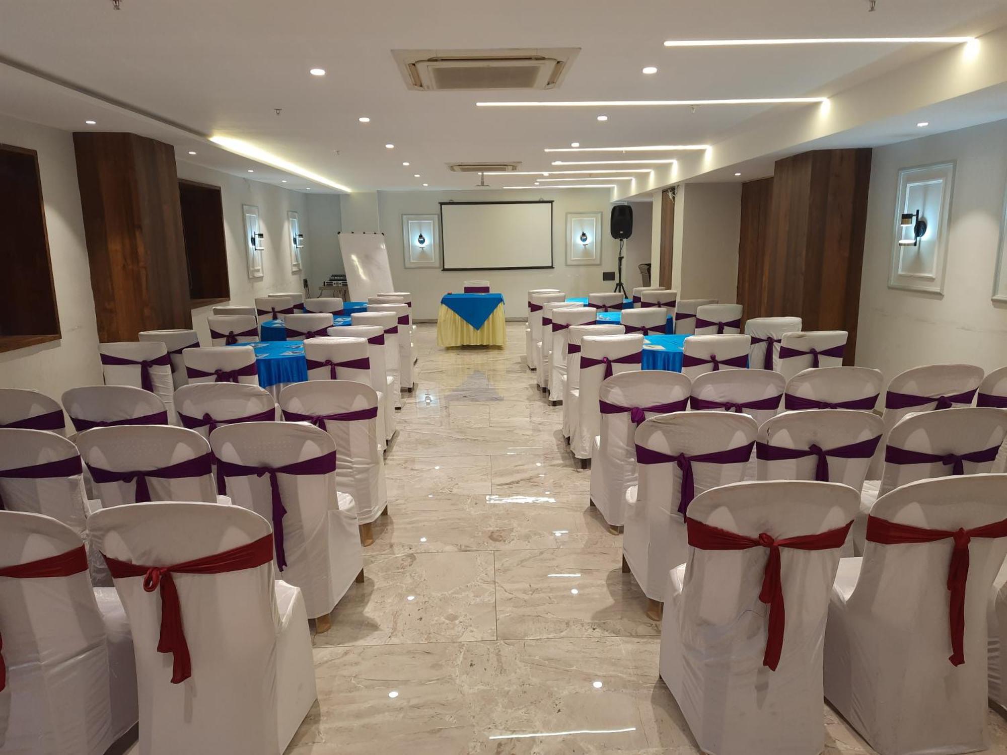 Hotel Lxia Hinjewadi - Indian Nationals Only Pimpri-Chinchwad Luaran gambar