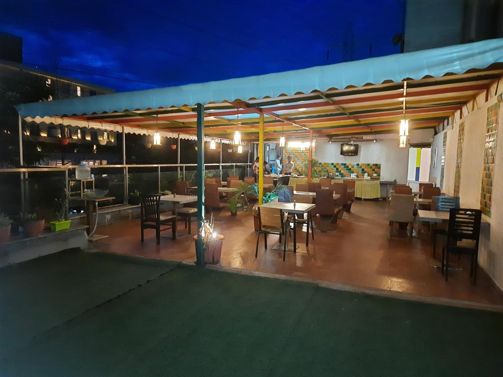 Hotel Lxia Hinjewadi - Indian Nationals Only Pimpri-Chinchwad Luaran gambar