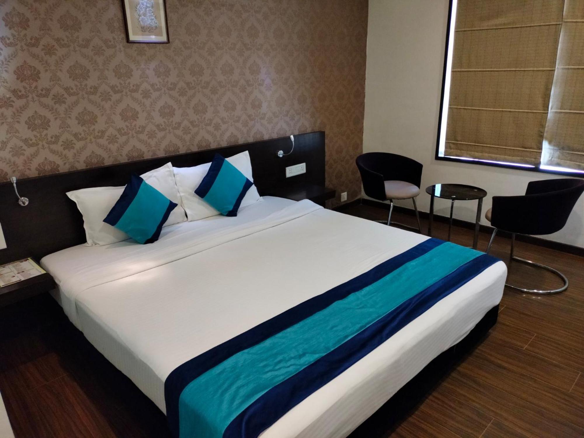 Hotel Lxia Hinjewadi - Indian Nationals Only Pimpri-Chinchwad Luaran gambar
